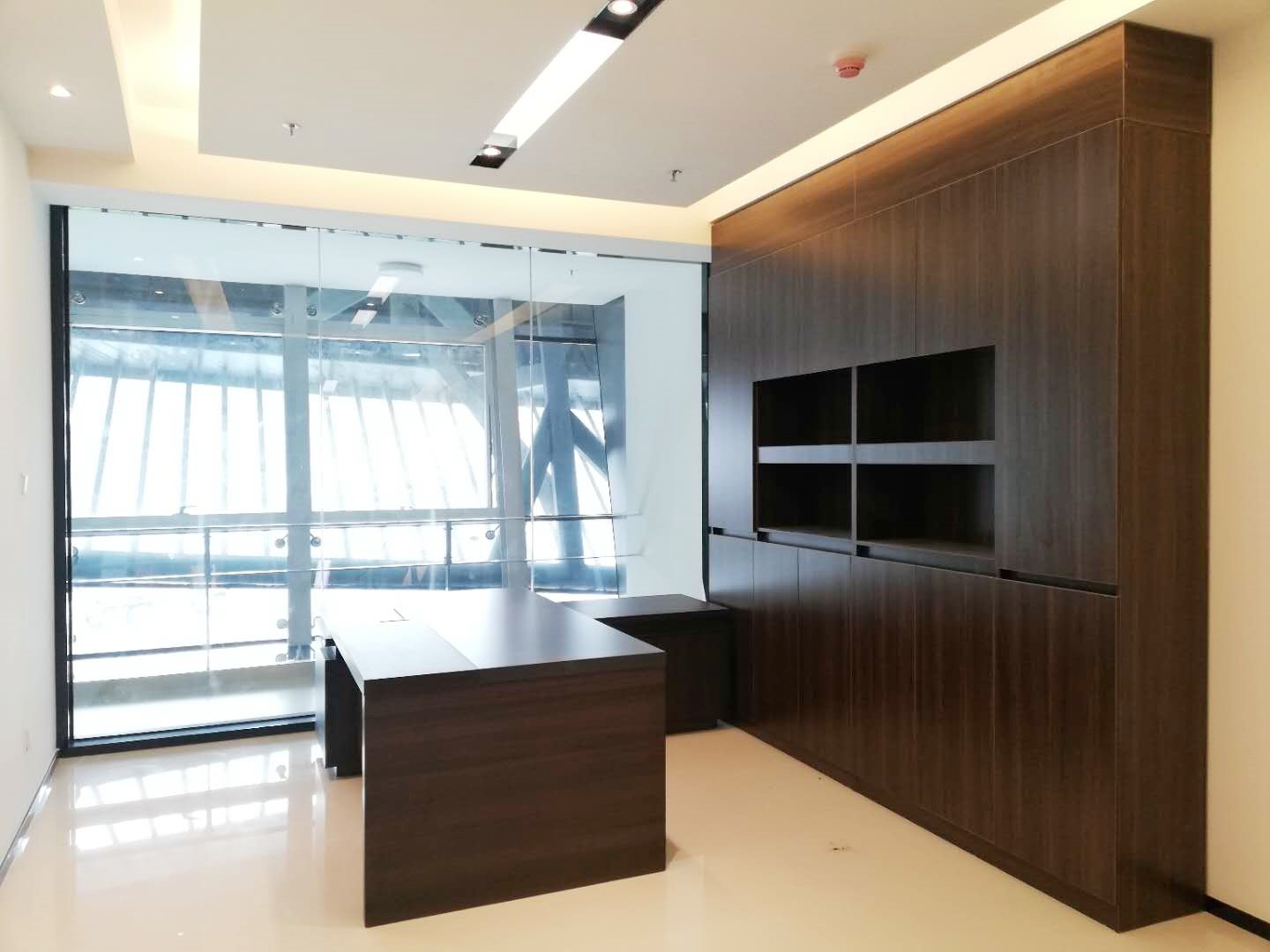 Стол менеджера