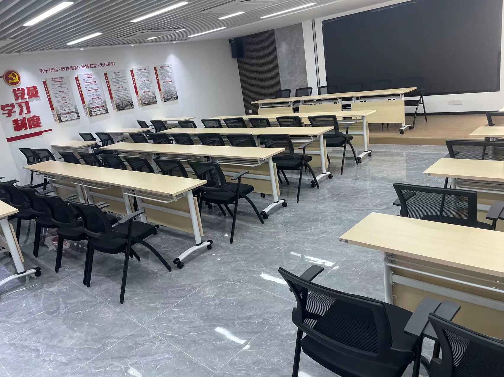 Китайский производитель офисных столов