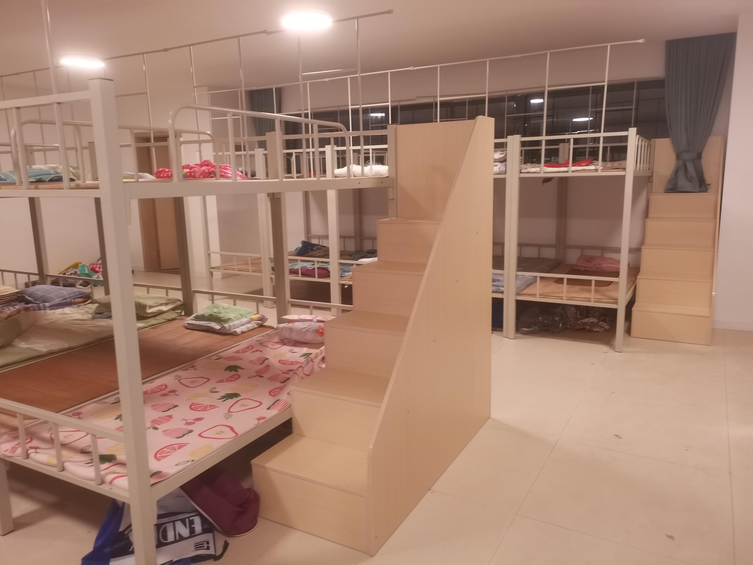 Студенческая кровать